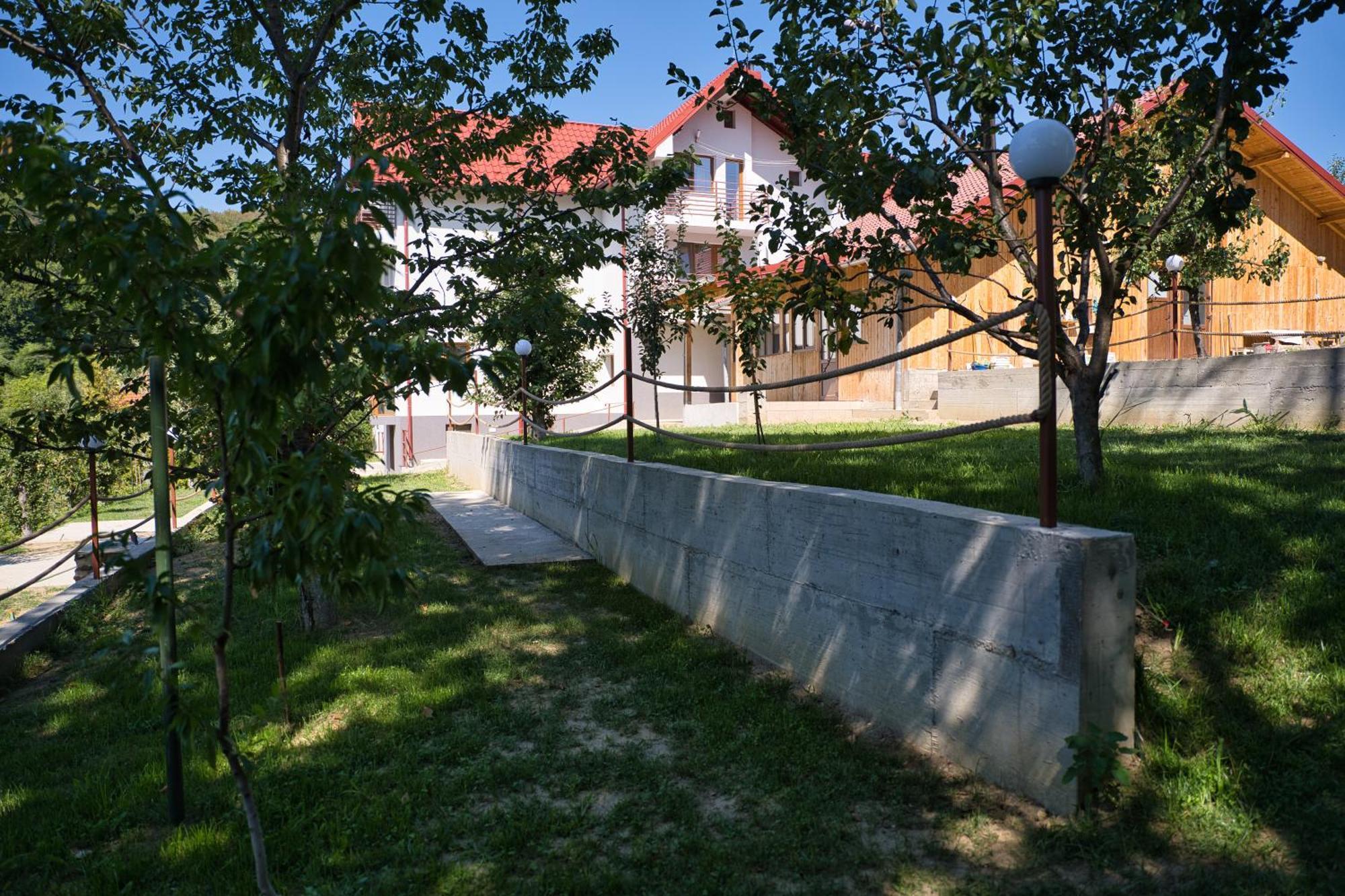 Perla Argesului, Ciubar, Piscina, Lift, Gratar, Cabana, Pensiuni, Hotel Cazare Transfagarasan Curtea De Arges Albestii de Arges Εξωτερικό φωτογραφία