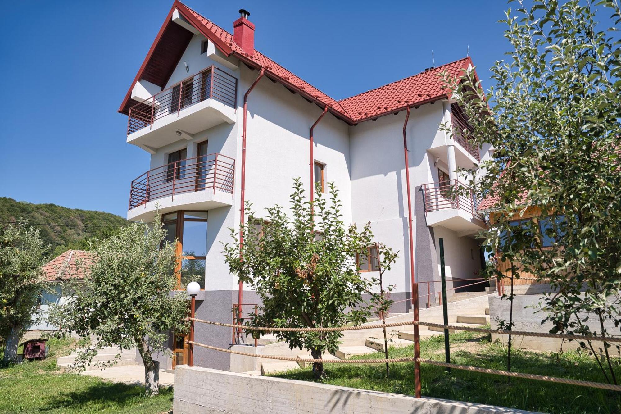 Perla Argesului, Ciubar, Piscina, Lift, Gratar, Cabana, Pensiuni, Hotel Cazare Transfagarasan Curtea De Arges Albestii de Arges Εξωτερικό φωτογραφία