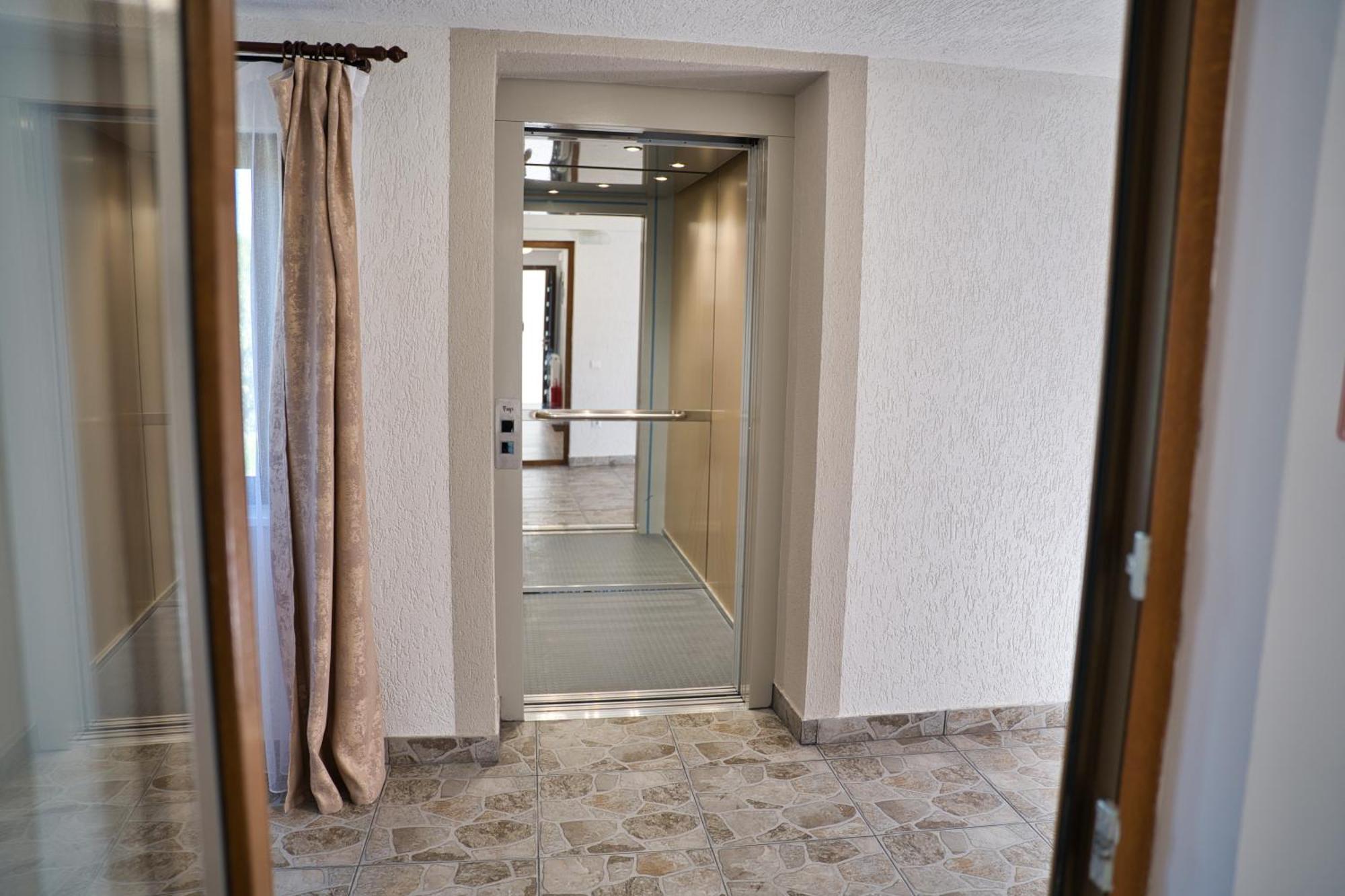 Perla Argesului, Ciubar, Piscina, Lift, Gratar, Cabana, Pensiuni, Hotel Cazare Transfagarasan Curtea De Arges Albestii de Arges Εξωτερικό φωτογραφία