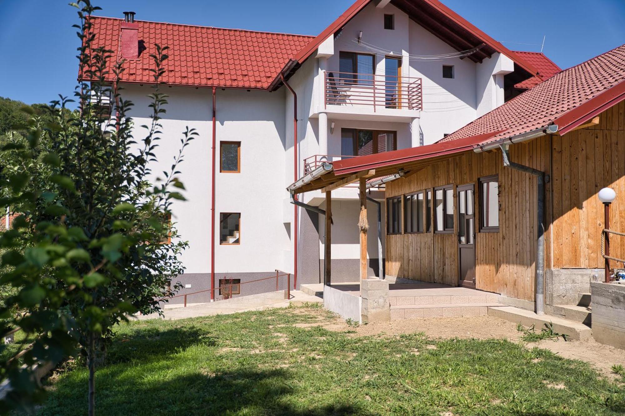 Perla Argesului, Ciubar, Piscina, Lift, Gratar, Cabana, Pensiuni, Hotel Cazare Transfagarasan Curtea De Arges Albestii de Arges Εξωτερικό φωτογραφία
